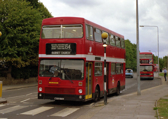 Route 134, London Transport, M1325, C325BUV, Muswell Hill