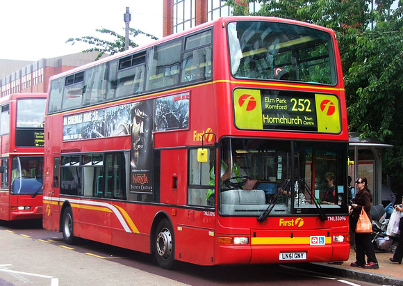 Route 252, First London, TNL33096, LN51GNY, Romford