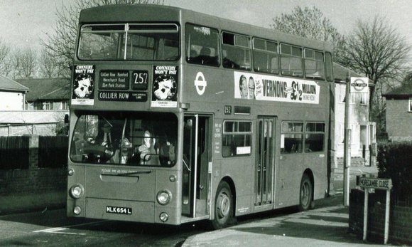 Route 252, London Transport, DMS654, MLK654L, South Hornchurch