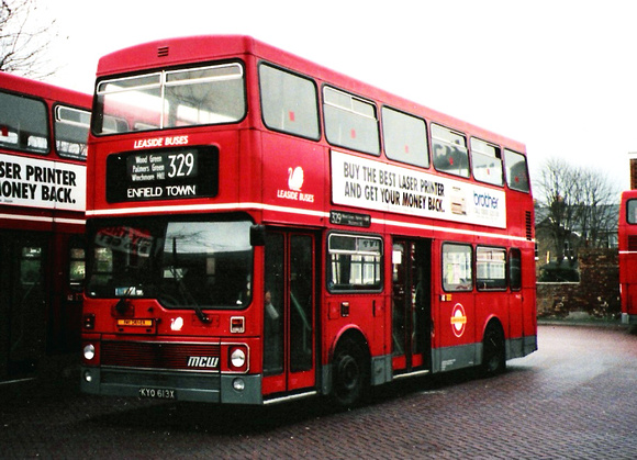 Route 329, Leaside Buses, M613, KYO613X, Enfield