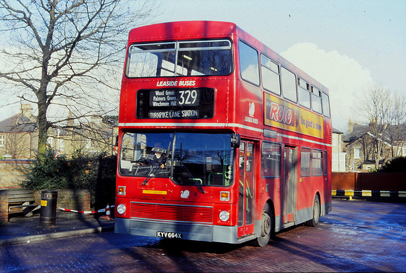 Route 329, Leaside Buses, M664, KYV664X