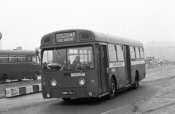 Route 147, London Transport, SMS627, EGN627J