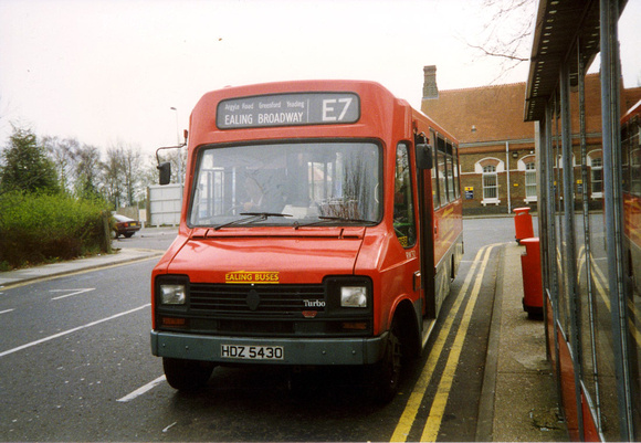 Route E7, Ealing Buses, RW30, HDZ5430