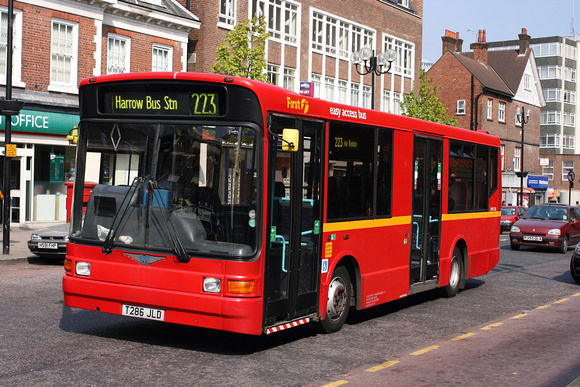 Route 223, First London, DM41826, T286JLD
