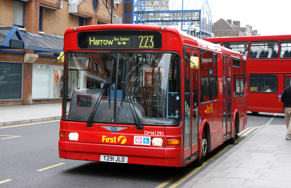 Route 223, First London, DM41291, T291JLD