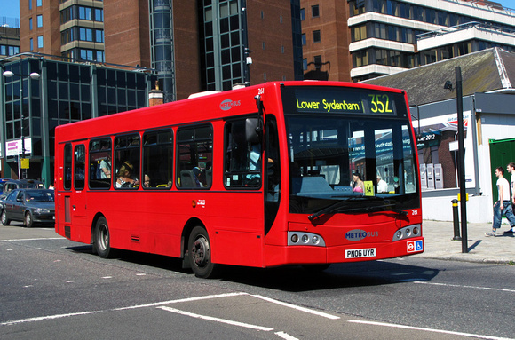 Route 352, Metrobus 261, PN06UYR, Bromley