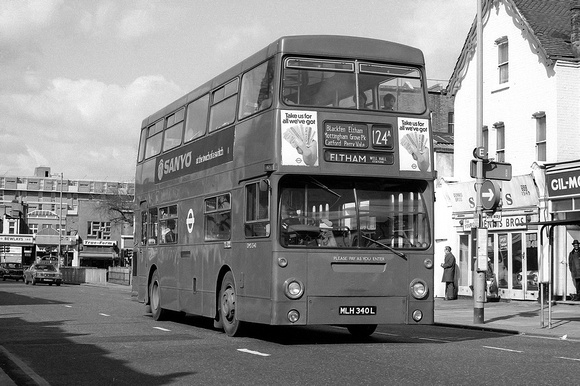Route 124A, London Transport, DMS1340, MLH340L, Catford
