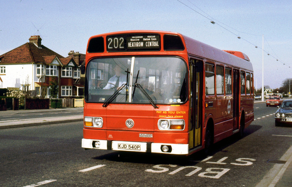 Route 202, London Transport, LS40, KJD540P, Great South West Rd