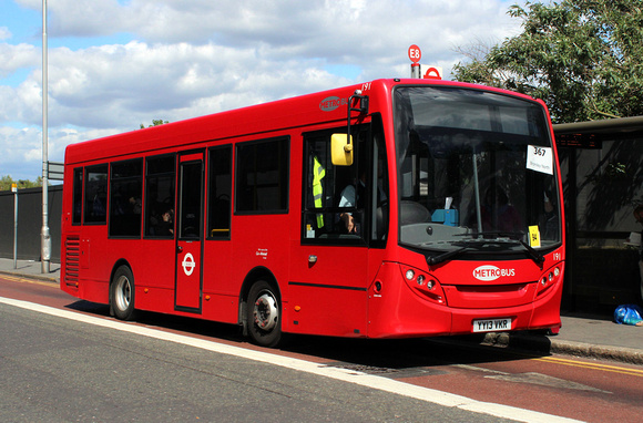 Route 367, Metrobus 191, YY13YKR, Croydon
