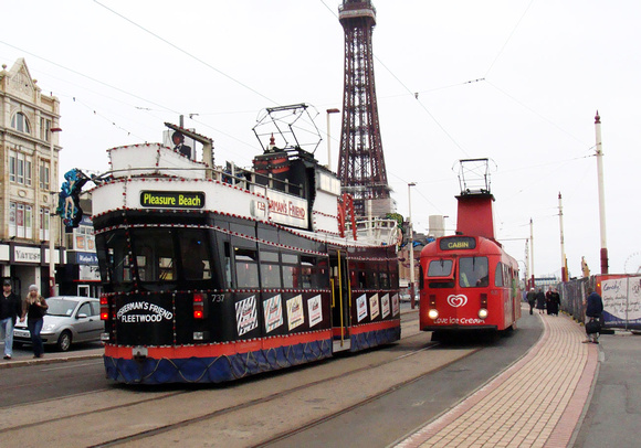 Blackpool Tram 737, North Pier