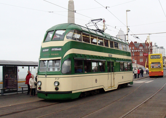 Blackpool Tram 717, North Pier