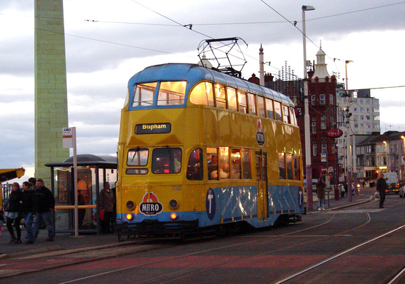Blackpool Tram 715, North Pier