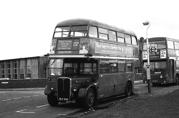 Route 232A, London Transport, RT4377, NLP542