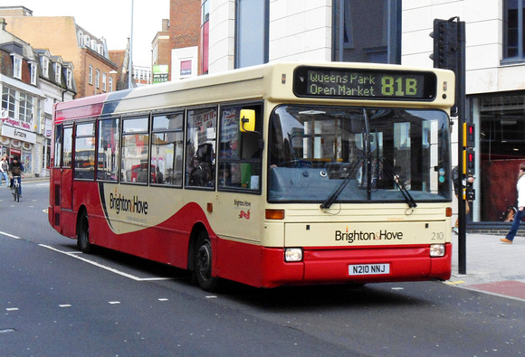 Route 81B, Brighton & Hove 210, N210NNJ, Brighton