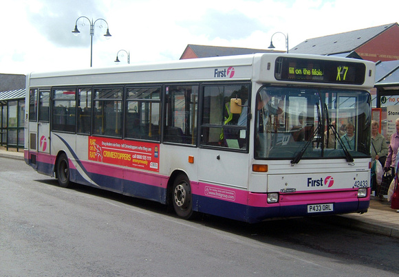Route X7, First 42433, P433ORL, Barnstaple