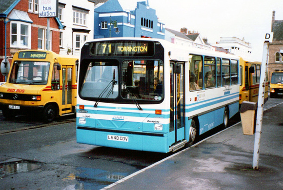 Red Bus North Devon 9702, L548CDV, Barnstaple