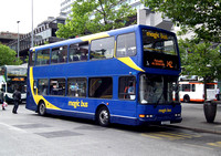 Route 142, Magic Bus 18285, V125DJA, Manchester