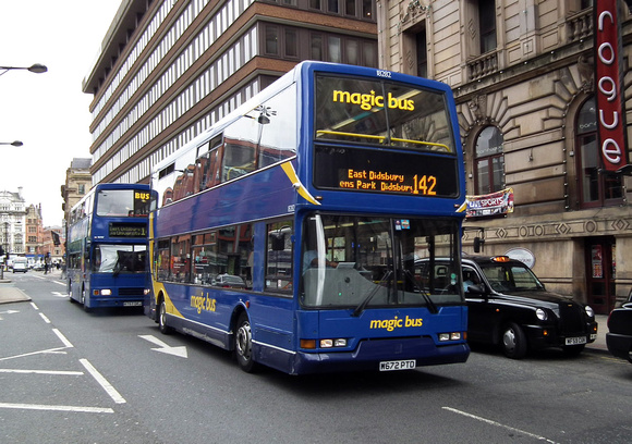 Route 142, Magic Bus 18282, W672PTD, Manchester