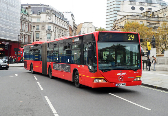Route 29, Arriva London, MA29, BX04MYF, Trafalgar Square