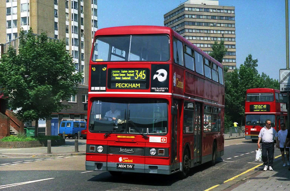 Route 345, London Central, T1004, A604THV, Clapham Junction