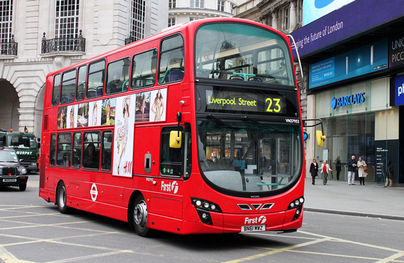 Route 23, First London, VN37952, BN61MWZ, Piccadilly Circus