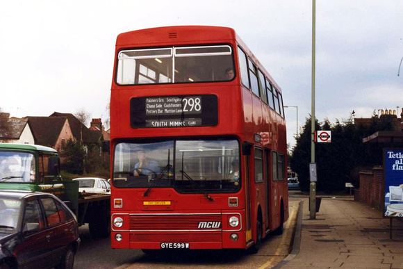 Route 298, London Transport, M599, GYE599W, South Mimms