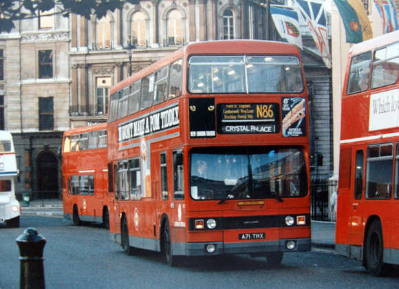 Route N86, London Central, T1071, A71THX, Trafalgar Square