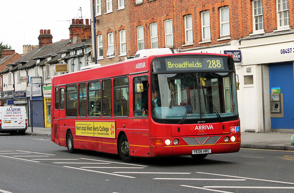 Route 288, Arriva The Shires 3712, YE06HRC, Edgware
