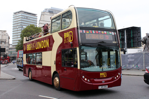 Big Bus Tours, DA230, LJ09OKU, Trafalgar Square