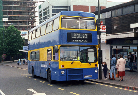 Route 261, Metrobus, M235, BYX235V, Bromley