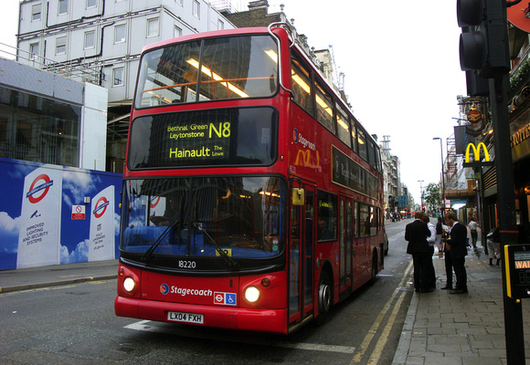 Route N8, Stagecoach London 18220, LX04FXH, Tottenham Court Rd