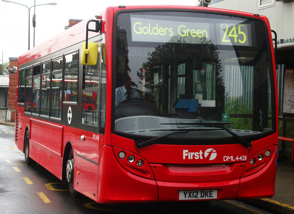 Route 245, First London, DML44211, YX12DKE, Golders Green