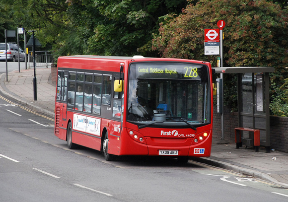 Route 228, First London, DML44099, YX09AEU, Old Oak Common