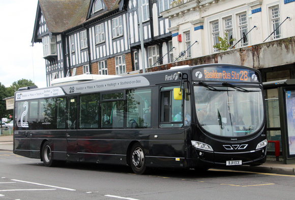Route 28, First Essex 69516, BJ11ECE, Pitsea