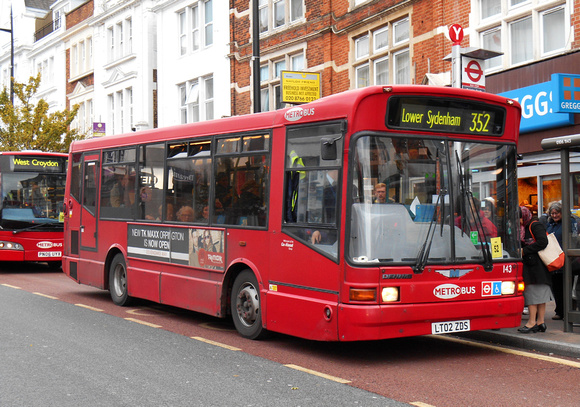 Route 352, Metrobus 143, LT02ZDS, Bromley