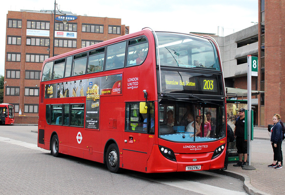 Route 203, London United RATP, ADE3, YX12FNJ, Staines