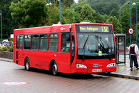 Route T32, Metrobus 261, PN06UYR, Addington