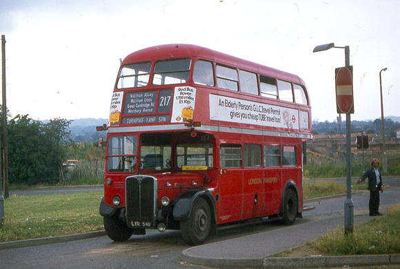Route 217, London Transport, RT3321, LYR540, Upshire