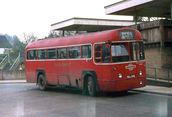 Route 121, London Transport, RF531, MLL949, Chingford