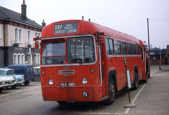 Route 237, London Transport, RF443, MXX420, Chertsey