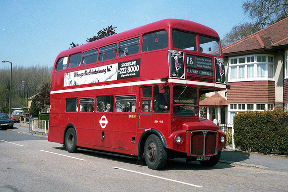 Route 118, London Transport, RM1919,  ALD919B, Wandle Rd