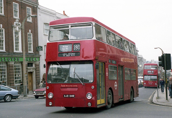 Route 280, London Transport, DMS2194, OJD194R, Sutton