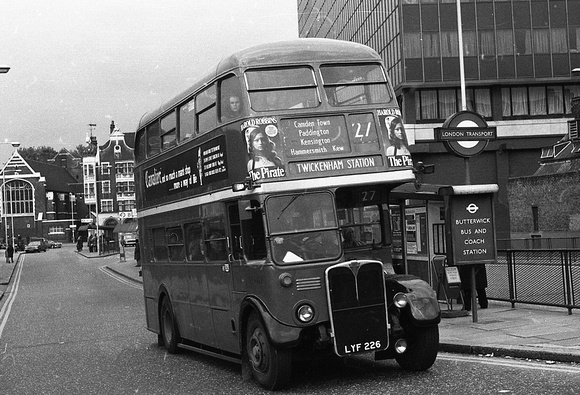Route 27, London Transport, RT4167, LYF226, Hammersmith