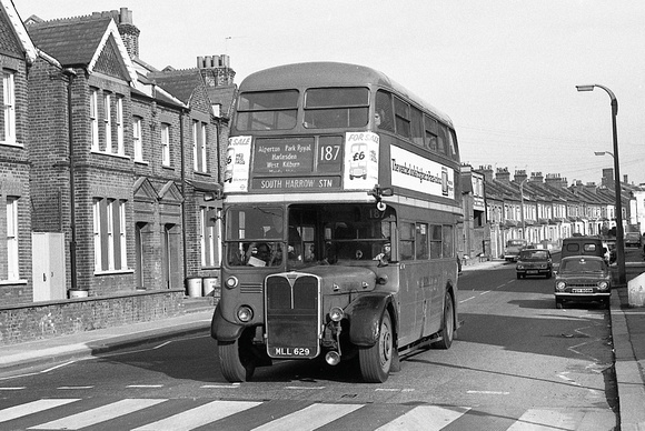Route 187, London Transport, RT2882, MLL629