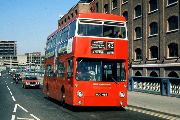 Route 42, London Transport, DMS2049, OUC49R, Tower Bridge