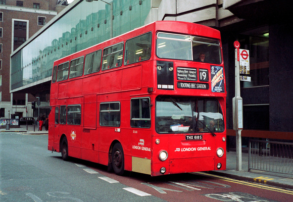 Route 19, London General, D2618, THX618S, Tottenham Court Rd