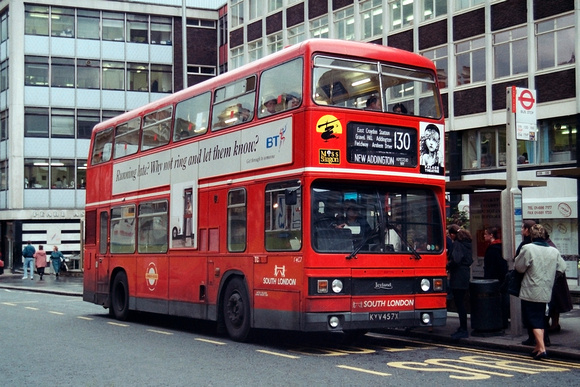 Route 130, South London Buses, T457, KYV457X, Croydon
