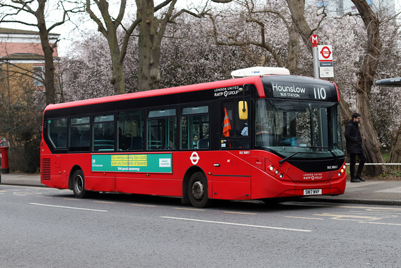 Route 110, London United RATP, DLE30057, SN17NVF, Hounslow