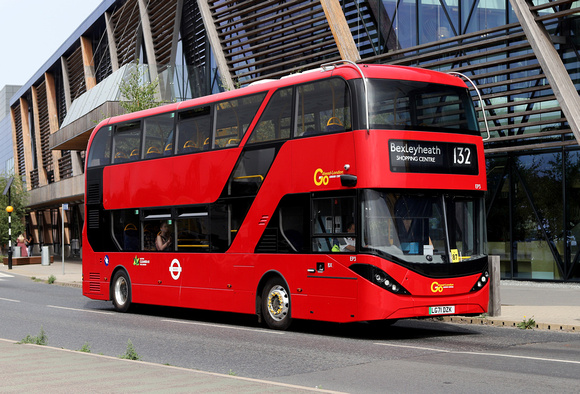 Route 132, Go Ahead London, EP3, LG71DZK, North Greenwich