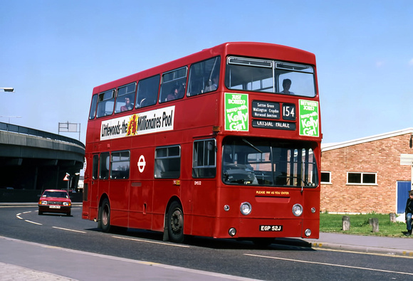 Route 154, London Transport, DMS52, EGP52J, Reeves Corner